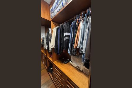 Apartamento à venda com 180m², 3 quartos e 3 vagasSuite 1 Closet