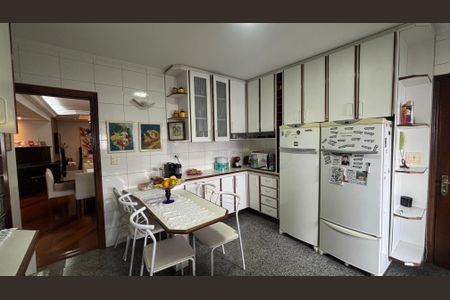 Apartamento à venda com 180m², 3 quartos e 3 vagasCozinha