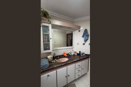 Apartamento à venda com 180m², 3 quartos e 3 vagasBanheiro da Suíte 3