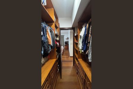 Apartamento à venda com 180m², 3 quartos e 3 vagasSuite 1 Closet