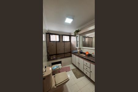 Apartamento à venda com 180m², 3 quartos e 3 vagasBanheiro da Suíte 3