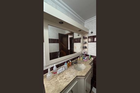 Apartamento à venda com 180m², 3 quartos e 3 vagasBanheiro da Suíte 1