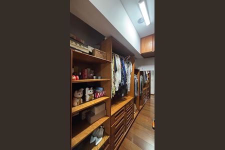 Apartamento à venda com 180m², 3 quartos e 3 vagasSuite 1 Closet