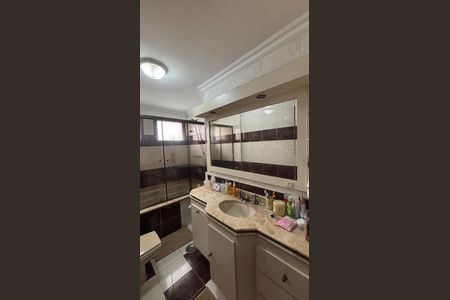 Apartamento à venda com 180m², 3 quartos e 3 vagasBanheiro da Suíte 1