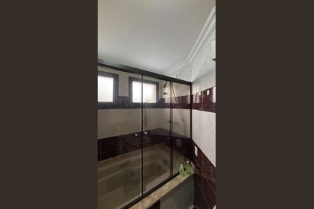 Apartamento à venda com 180m², 3 quartos e 3 vagasBanheiro da Suíte 1