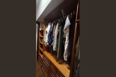 Apartamento à venda com 180m², 3 quartos e 3 vagasSuite 1 Closet