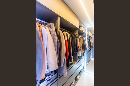 Apartamento para alugar com 49m², 1 quarto e 2 vagasCloset da suíte