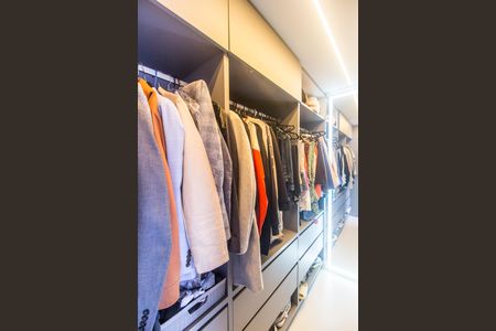 Apartamento para alugar com 49m², 1 quarto e 2 vagasCloset da suíte