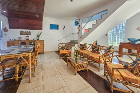 Sala de casa para alugar com 4 quartos, 300m² em Jardim Enseada, Guarujá