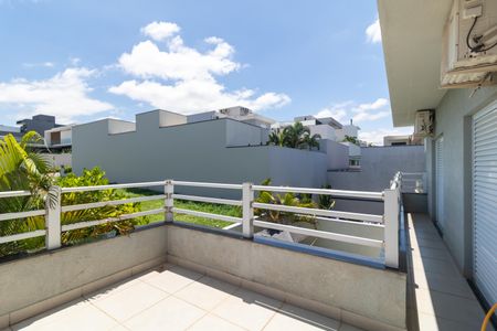 Casa de condomínio à venda com 330m², 4 quartos e sem vagaSacada das suíte 02 e Suíte 03