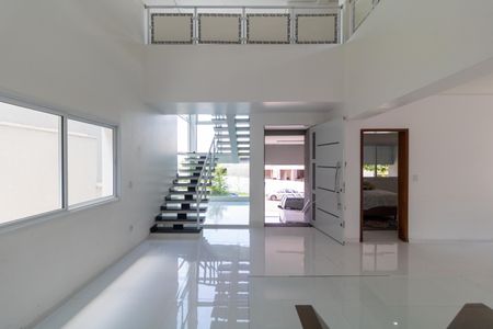 Casa de condomínio à venda com 330m², 4 quartos e sem vagaSalas