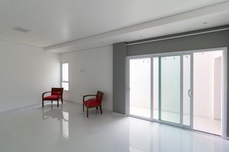 Casa de condomínio à venda com 330m², 4 quartos e sem vagaSalas