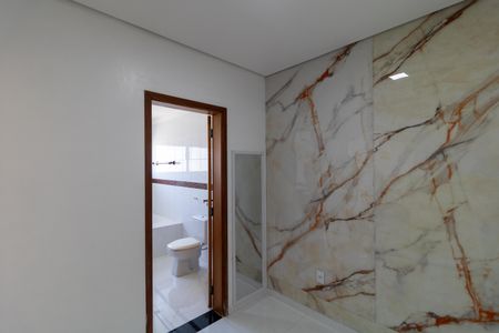 Casa de condomínio à venda com 330m², 4 quartos e sem vagaCloset da suíte 01