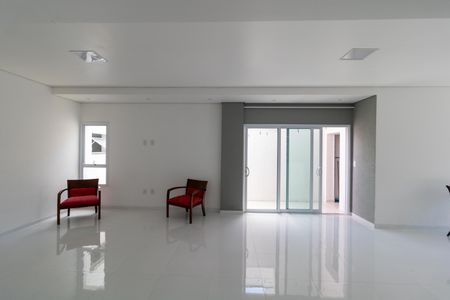 Casa de condomínio à venda com 330m², 4 quartos e sem vagaSalas