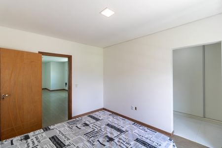 Casa de condomínio à venda com 330m², 4 quartos e sem vagasuíte 02