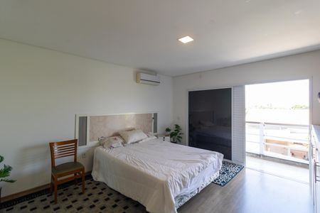 Casa de condomínio à venda com 330m², 4 quartos e sem vagaSuíte 01