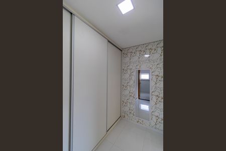 Casa de condomínio à venda com 330m², 4 quartos e sem vagaCloset da suíte 02