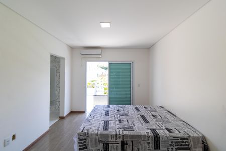 Casa de condomínio à venda com 330m², 4 quartos e sem vagasuíte 02