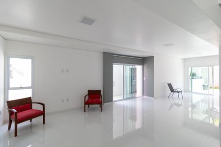 Casa de condomínio à venda com 330m², 4 quartos e sem vagaSalas