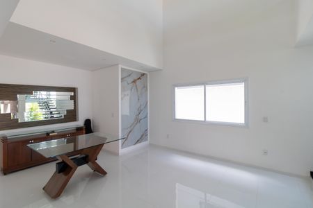 Casa de condomínio à venda com 330m², 4 quartos e sem vagaSalas