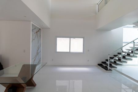 Casa de condomínio à venda com 330m², 4 quartos e sem vagaSalas