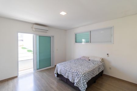 Casa de condomínio à venda com 330m², 4 quartos e sem vagasuíte 03