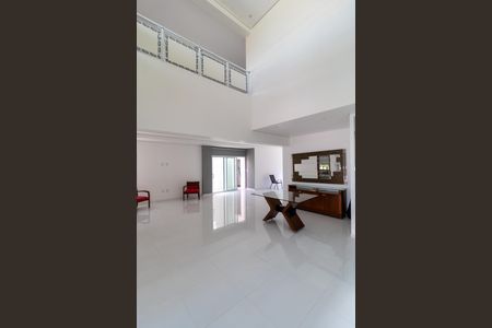 Casa de condomínio à venda com 330m², 4 quartos e sem vagaSalas