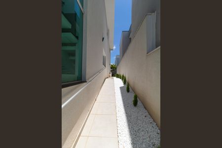 Casa de condomínio à venda com 330m², 4 quartos e sem vagaQuintal