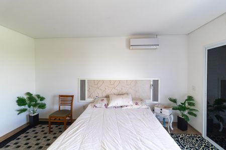 Casa de condomínio à venda com 330m², 4 quartos e sem vagaSuíte 01