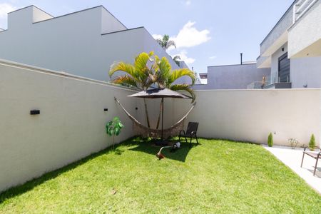 Casa de condomínio à venda com 330m², 4 quartos e sem vagaQuintal