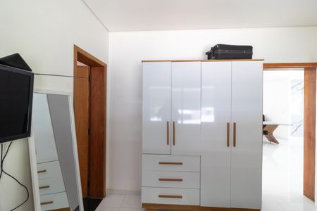 Casa de condomínio à venda com 330m², 4 quartos e sem vagaSuíte 04