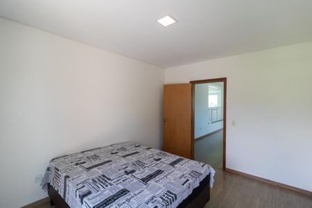 Casa de condomínio à venda com 330m², 4 quartos e sem vagasuíte 02