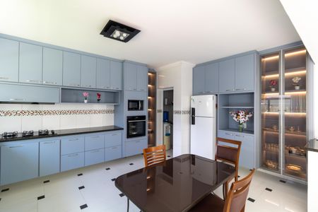 Casa de condomínio à venda com 330m², 4 quartos e sem vagaCozinha