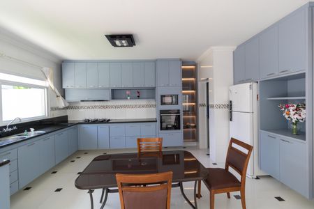 Casa de condomínio à venda com 330m², 4 quartos e sem vagaCozinha