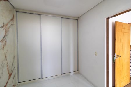 Casa de condomínio à venda com 330m², 4 quartos e sem vagaCloset da suíte 01