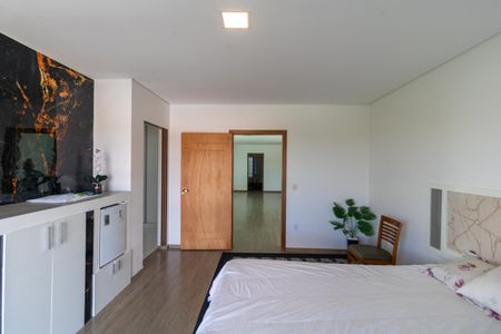 Casa de condomínio à venda com 330m², 4 quartos e sem vagaSuíte 01