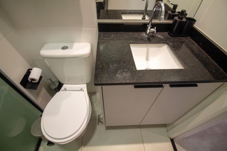 Banheiro de kitnet/studio à venda com 1 quarto, 25m² em Jardim das Acacias, São Paulo