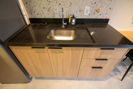 Cozinha - Armários de kitnet/studio à venda com 1 quarto, 25m² em Jardim das Acacias, São Paulo