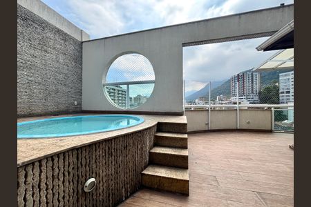 Apartamento para alugar com 170m², 2 quartos e 1 vagaCobertura - piscina com vista para o Cristo Redentor