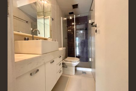 Apartamento para alugar com 170m², 2 quartos e 1 vagaSuíte - banheiro