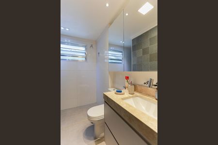 Apartamento à venda com 100m², 2 quartos e 1 vagaBanheiro da suíte