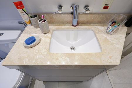 Apartamento à venda com 100m², 2 quartos e 1 vagaBanheiro da suíte