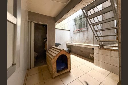 Casa à venda com 130m², 3 quartos e 1 vaga Casa à venda com 130m², 3 quartos e 1 vagaQuintal