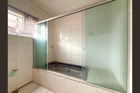 Casa à venda com 130m², 3 quartos e 1 vaga Casa à venda com 130m², 3 quartos e 1 vagaBanheiro