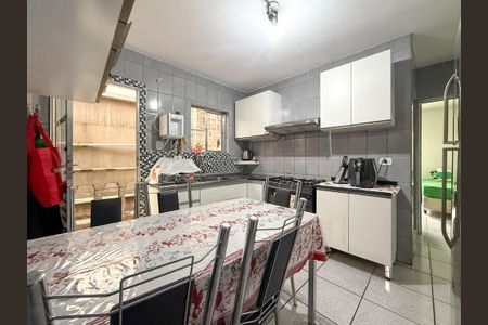 Casa à venda com 130m², 3 quartos e 1 vaga Casa à venda com 130m², 3 quartos e 1 vagaCozinha