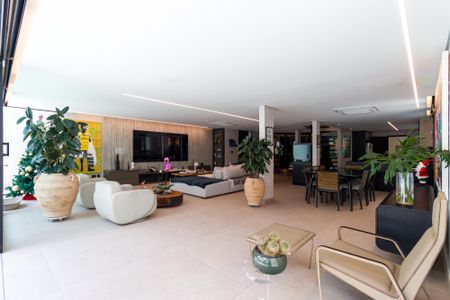 Casa à venda com 5 quartos, 500m² em Jardim Morumbi, São Paulo