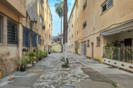 Apartamento para alugar com 100m², 2 quartos e sem vagaÁrea de Serviço