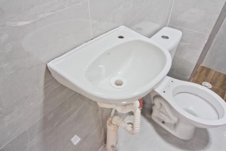 Apartamento para alugar com 33m², 2 quartos e sem vaga Apartamento para alugar com 33m², 2 quartos e sem vagaBanheiro