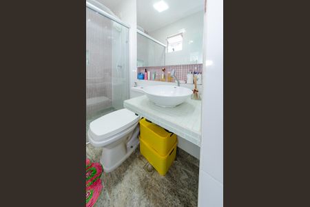 Casa à venda com 560m², 4 quartos e 3 vagasBanheiro suíte 1