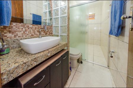 Casa à venda com 560m², 4 quartos e 3 vagasBanheiro social 1